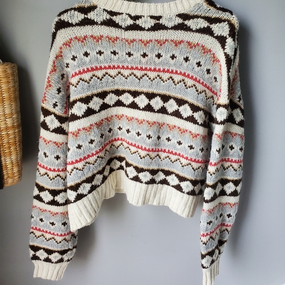 American Eagle Patterned Knit Cardigan Small - Picture 3 of 6
